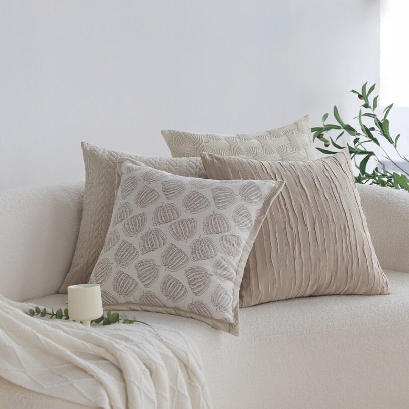 Tranquil Touches: Pack of 1 Throw Pillow with Insert size of 18"x18"