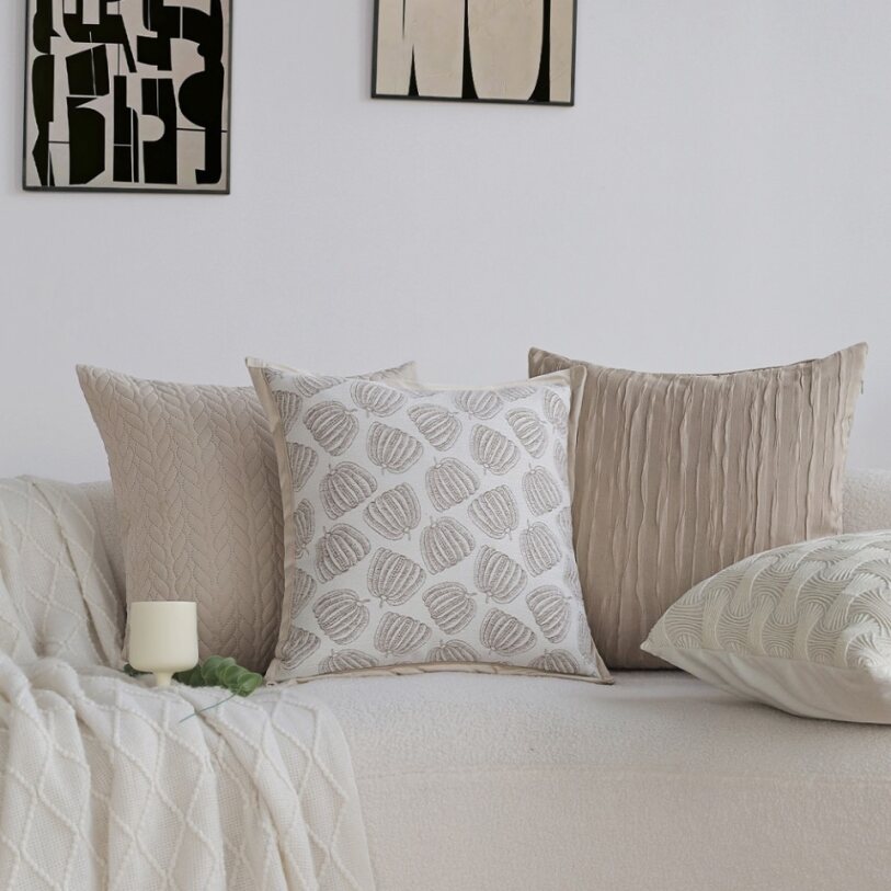 Tranquil Touches: Pack of 1 Throw Pillow with Insert size of 18"x18"