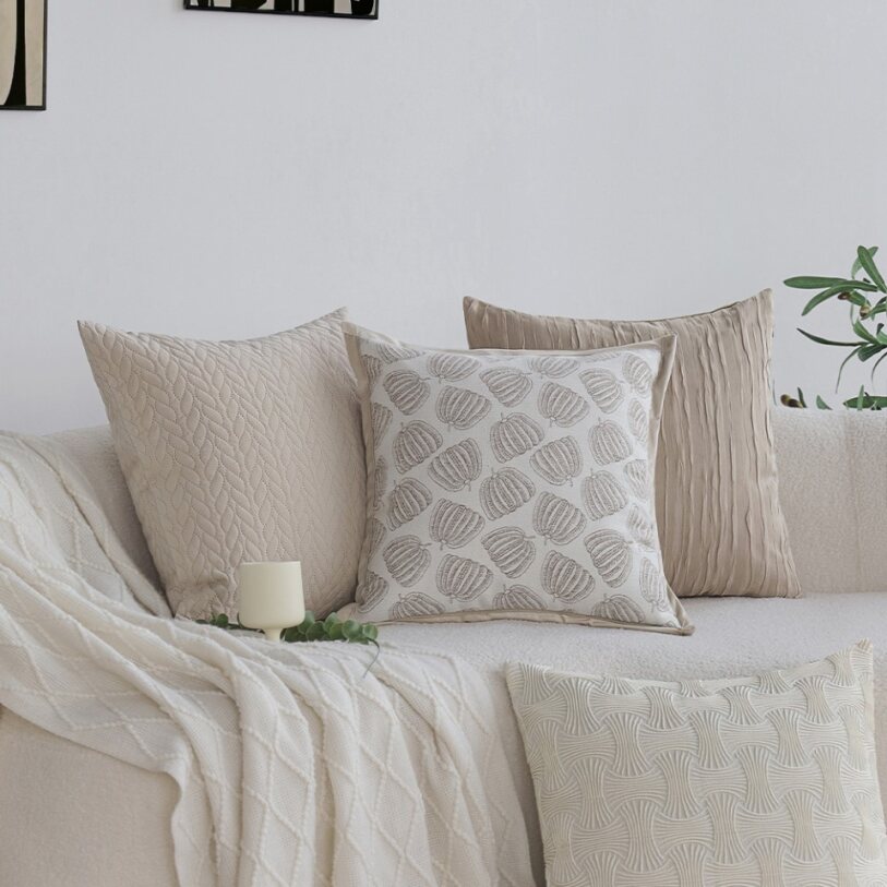 Tranquil Touches: Pack of 1 Throw Pillow with Insert size of 18"x18"