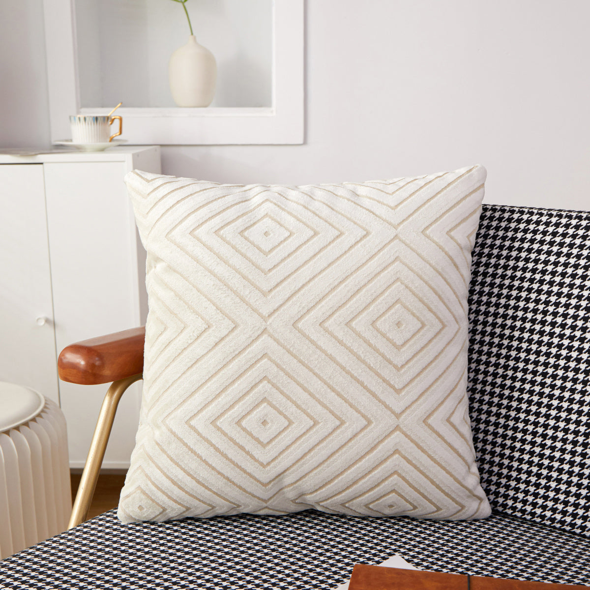 Set of 2 Soft Warm Decorative Pillow (With/Without Inserts)18x18 inches, pack of 2 throw pillows