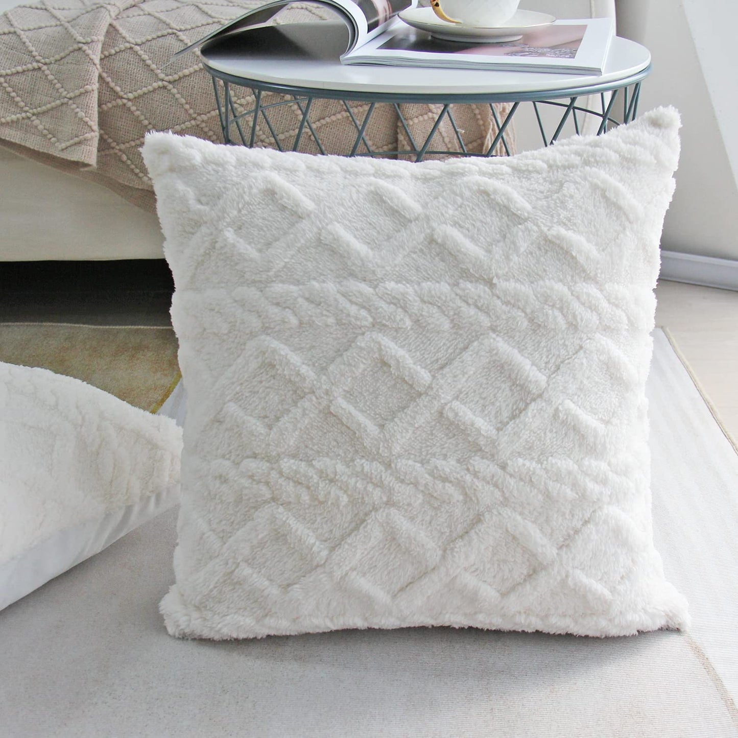 Throw pillow SUPER SOFT 3D FLORAL PATTERN Fur Pack of 1 throw pillow WITH or WITHOUT insert 18"x18"