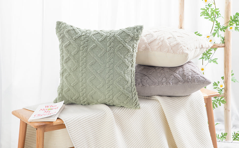 Throw pillow SUPER SOFT 3D FLORAL PATTERN Fur Pack of 1 throw pillow WITH or WITHOUT insert 18"x18"