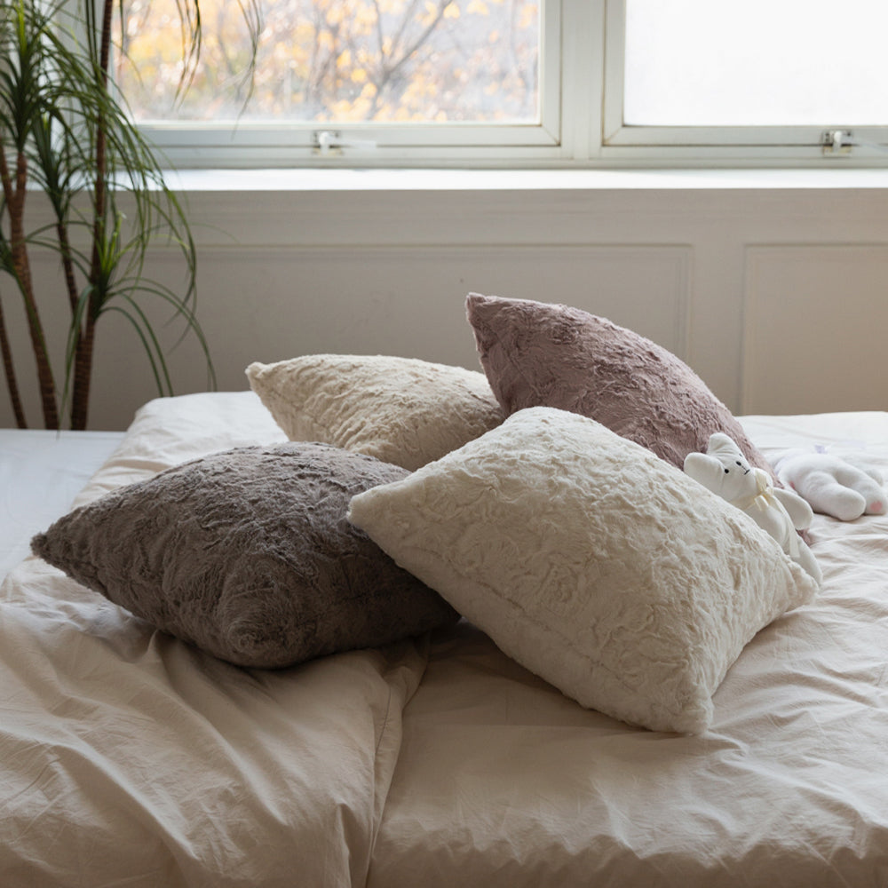 Set of 4 well mixed miss and match reversible sides furry throw pillows and 450g inserts 18"x18" square